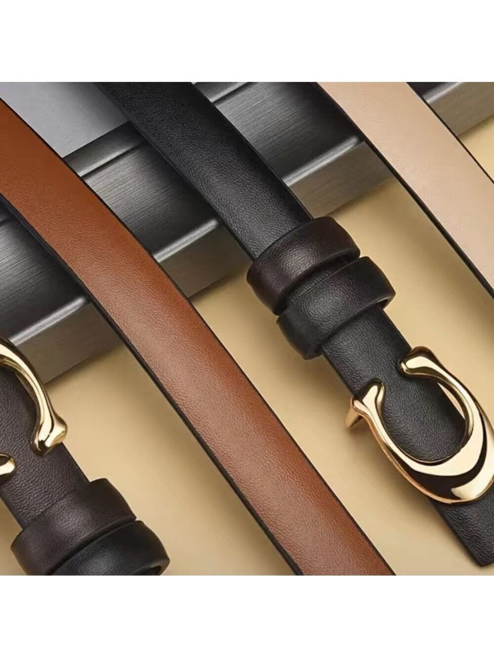 Big letter C classic buckle black belt - Picture 5 of 16